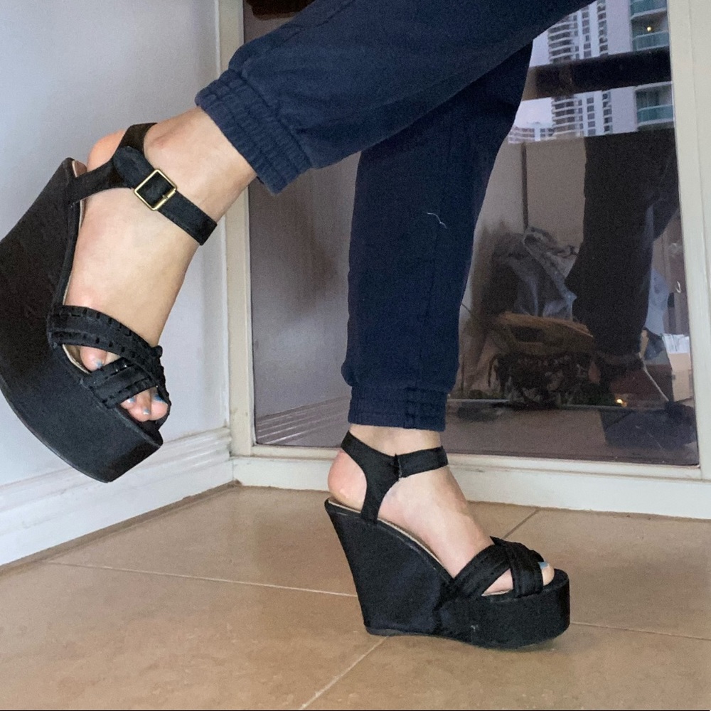 Twentyfourseven black wedges